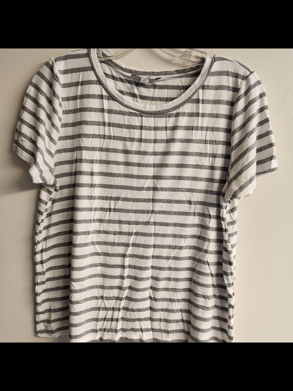 Green Envelope Women's Short-Sleeve Striped Tee - White & Gray